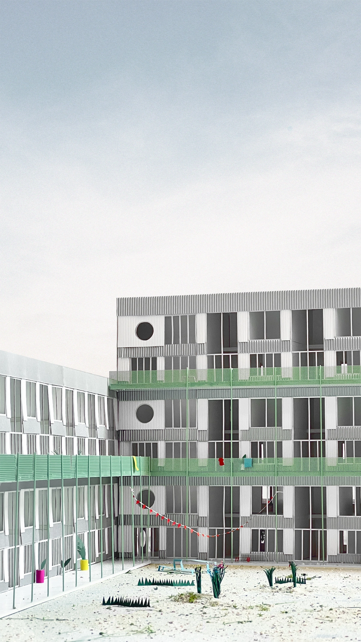 Modellfoto Architekturmodell Urbane Architektur Berlin Nutzungsmischung Fassade Neubau Azubi Wohnheim Wohngemeinschaft Garten Genossenschaft